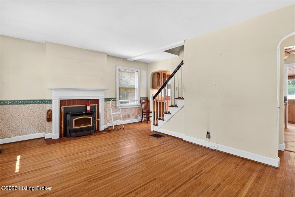 Photo of 1409 Audubon Pkwy, Louisville, KY 40213 (MLS # 1713404)