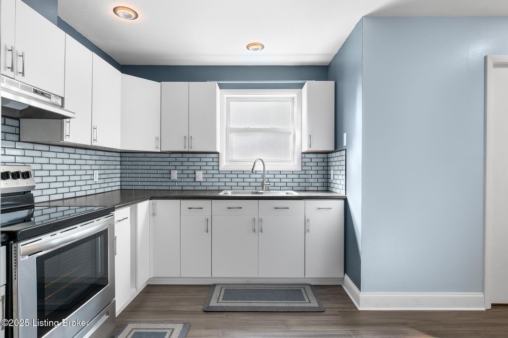 Photo of 2721 Chickasaw Ave, Louisville, KY 40206 (MLS # 1705197)