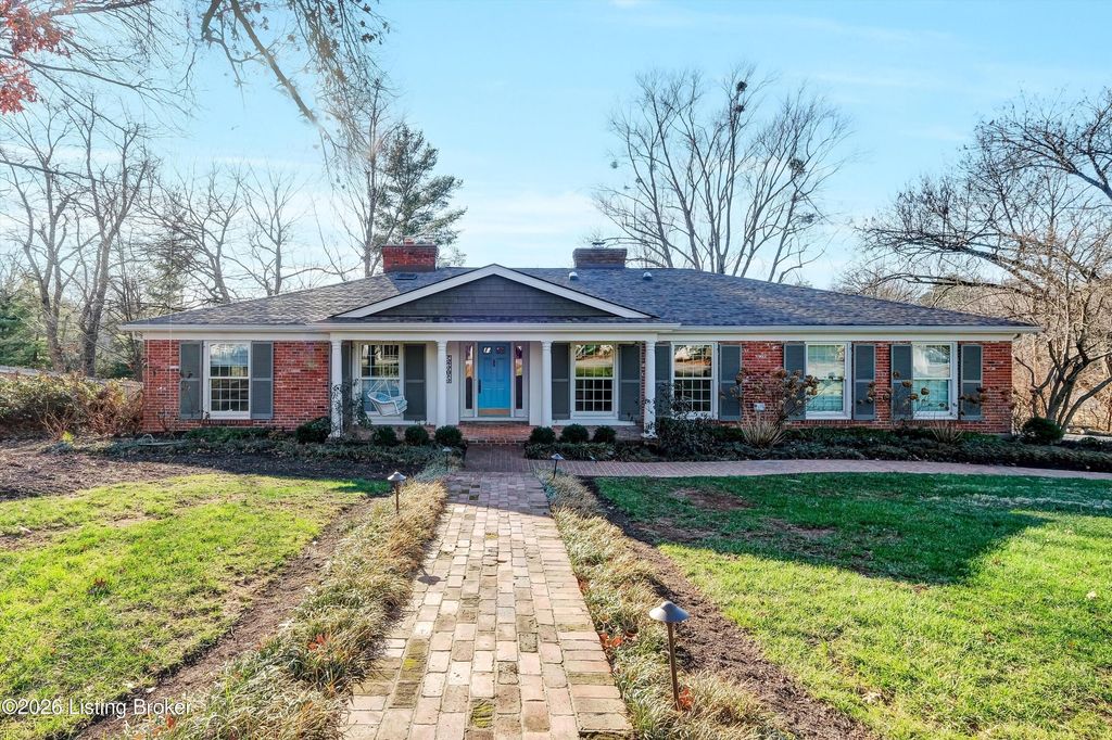 Photo of 5305 Indian Crest Rd, Louisville, KY 40207 (MLS # 1706925)