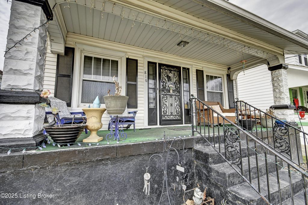 Photo of 816 Dearborn Ave, Louisville, KY 40211 (MLS # 1705689)