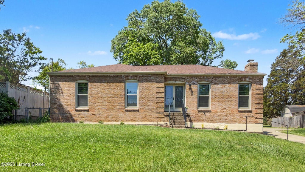 Photo of 3318 Hunsinger Ln, Louisville, KY 40220 (MLS # 1727640)