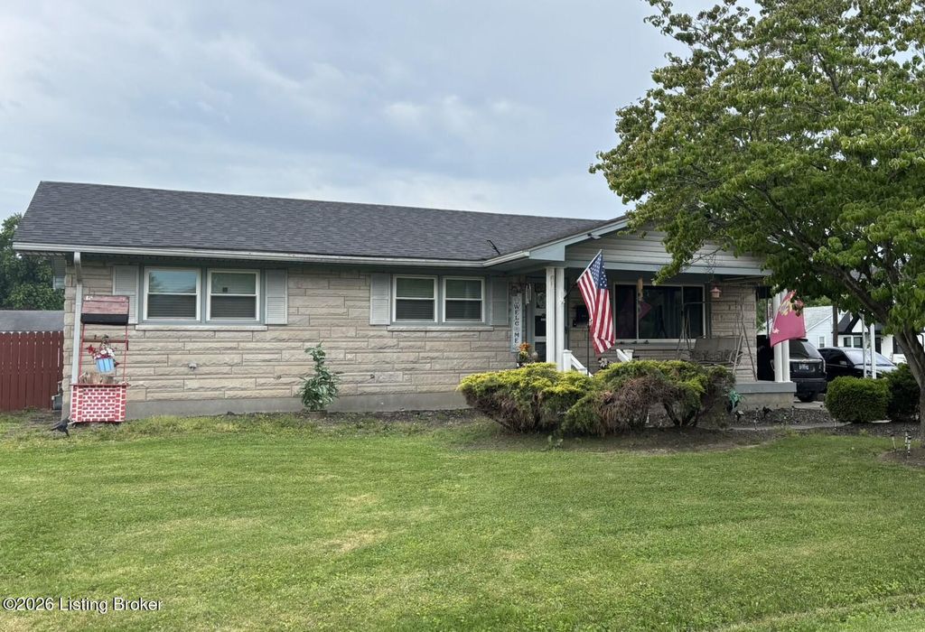 Photo of 5616 Barksdale Dr, Louisville, KY 40258 (MLS # 1717681)