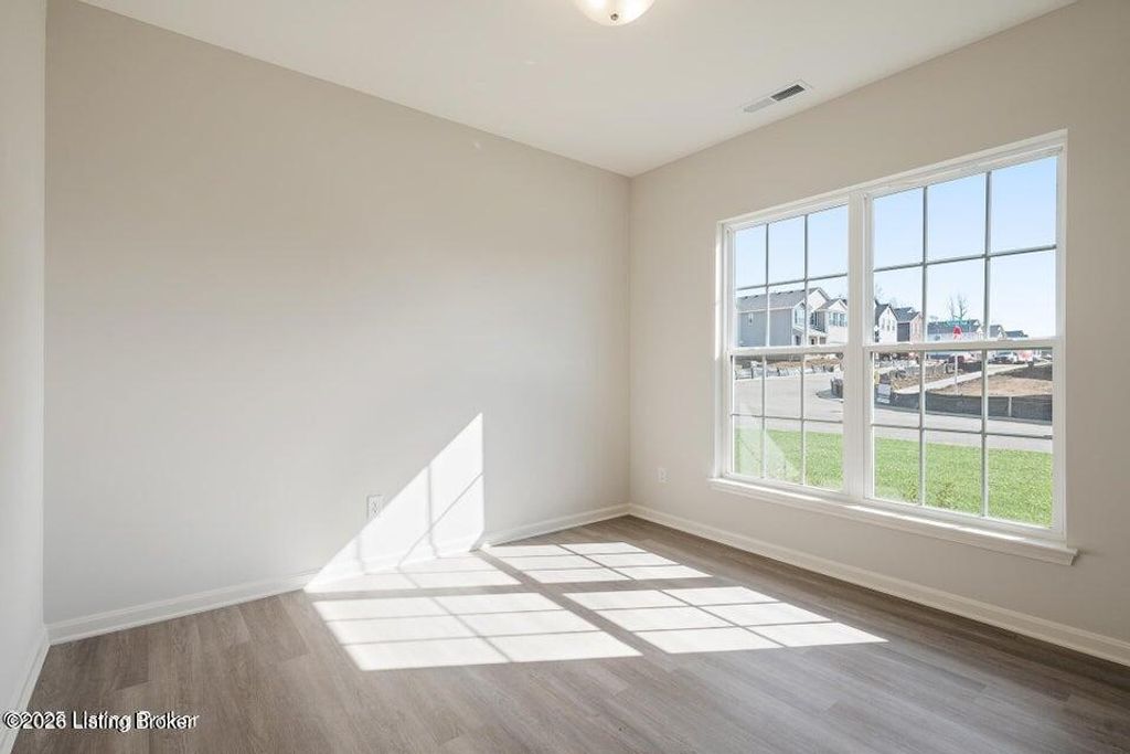 Photo of 11700 Parkview Pt, Louisville, KY 40229 (MLS # 1711641)