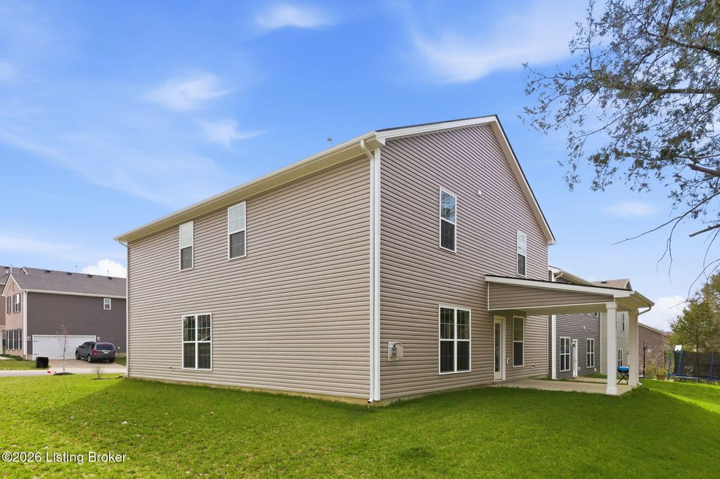 Photo of 11700 Parkview Pt, Louisville, KY 40229 (MLS # 1711641)