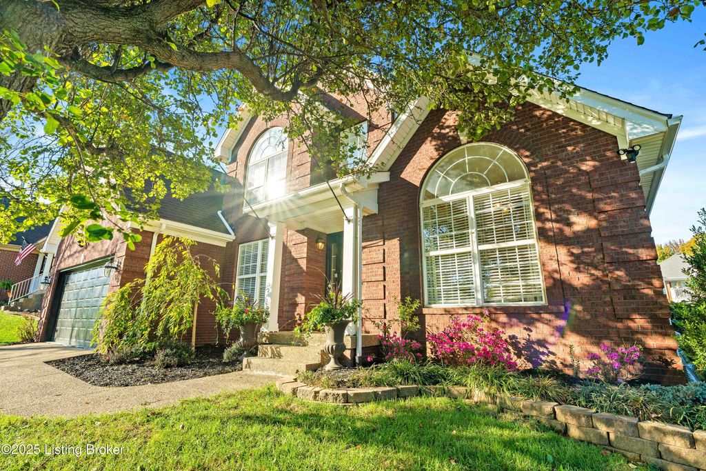 Photo of 1220 Williams Ridge Rd, Louisville, KY 40243 (MLS # 1701555)