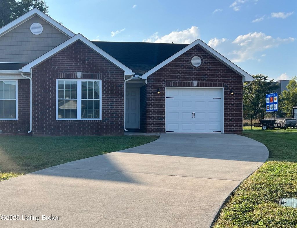 Photo of 131 Avondale Dr, Bardstown, KY 40004 (MLS # 1700587)