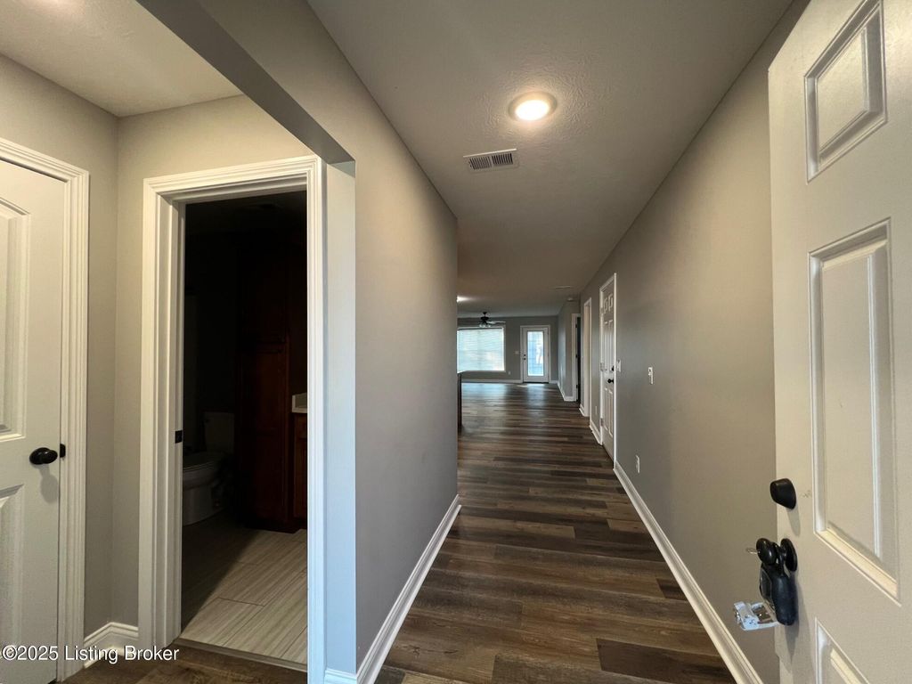 Photo of 131 Avondale Dr, Bardstown, KY 40004 (MLS # 1700587)