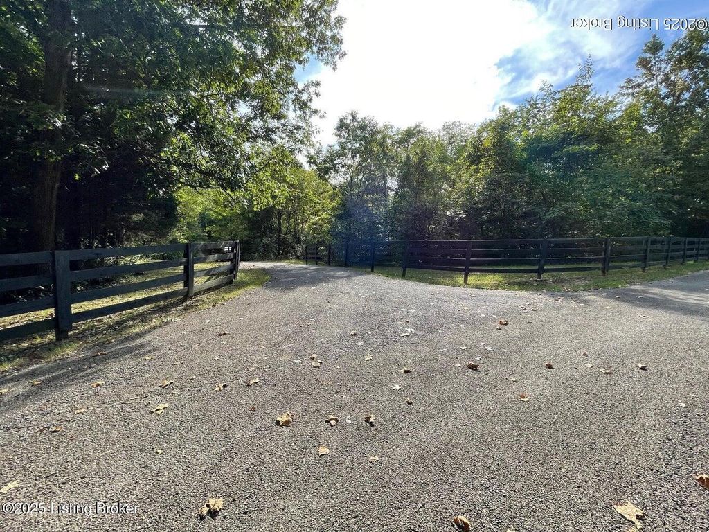 Photo of 2321 W Highway 42, La Grange, KY 40031 (MLS # 1698209)
