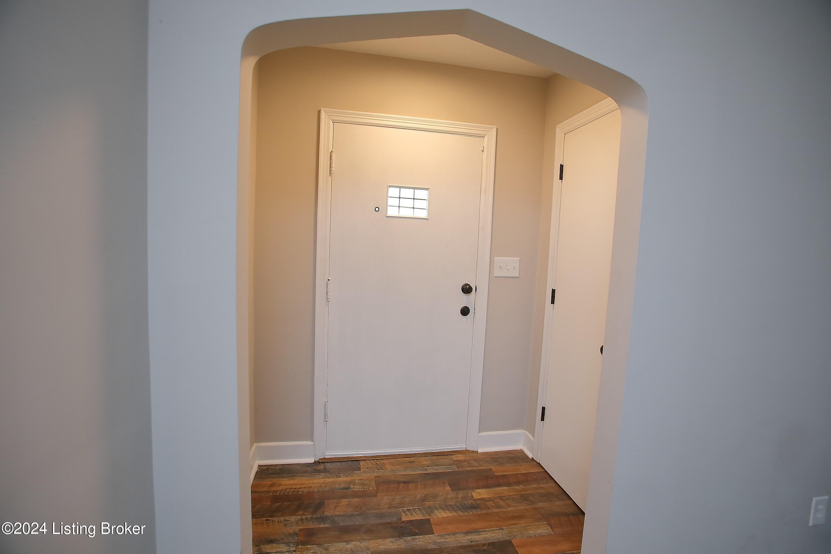 2254 Crums Ln, Louisville, Pennsylvania image 5