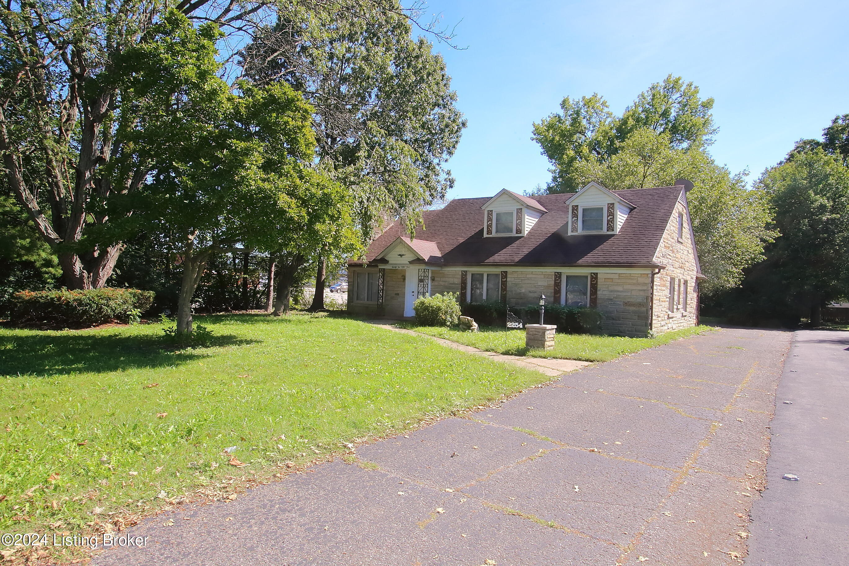 2254 Crums Ln, Louisville, Pennsylvania image 2