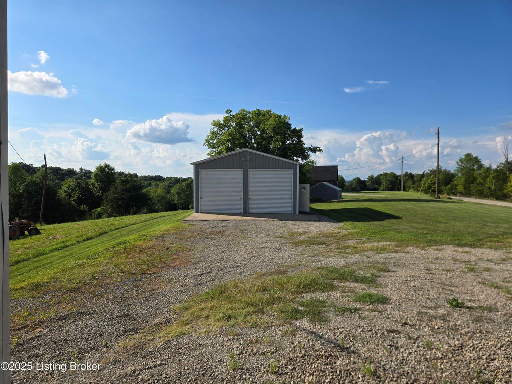 Photo of 1535 Bowman Ln, Taylorsville, KY 40071 (MLS # 1710257)