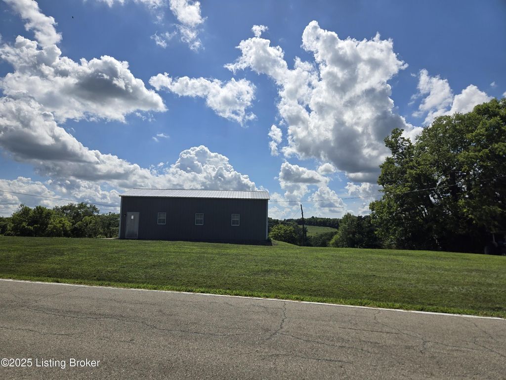 Photo of 1535 Bowman Ln, Taylorsville, KY 40071 (MLS # 1710257)