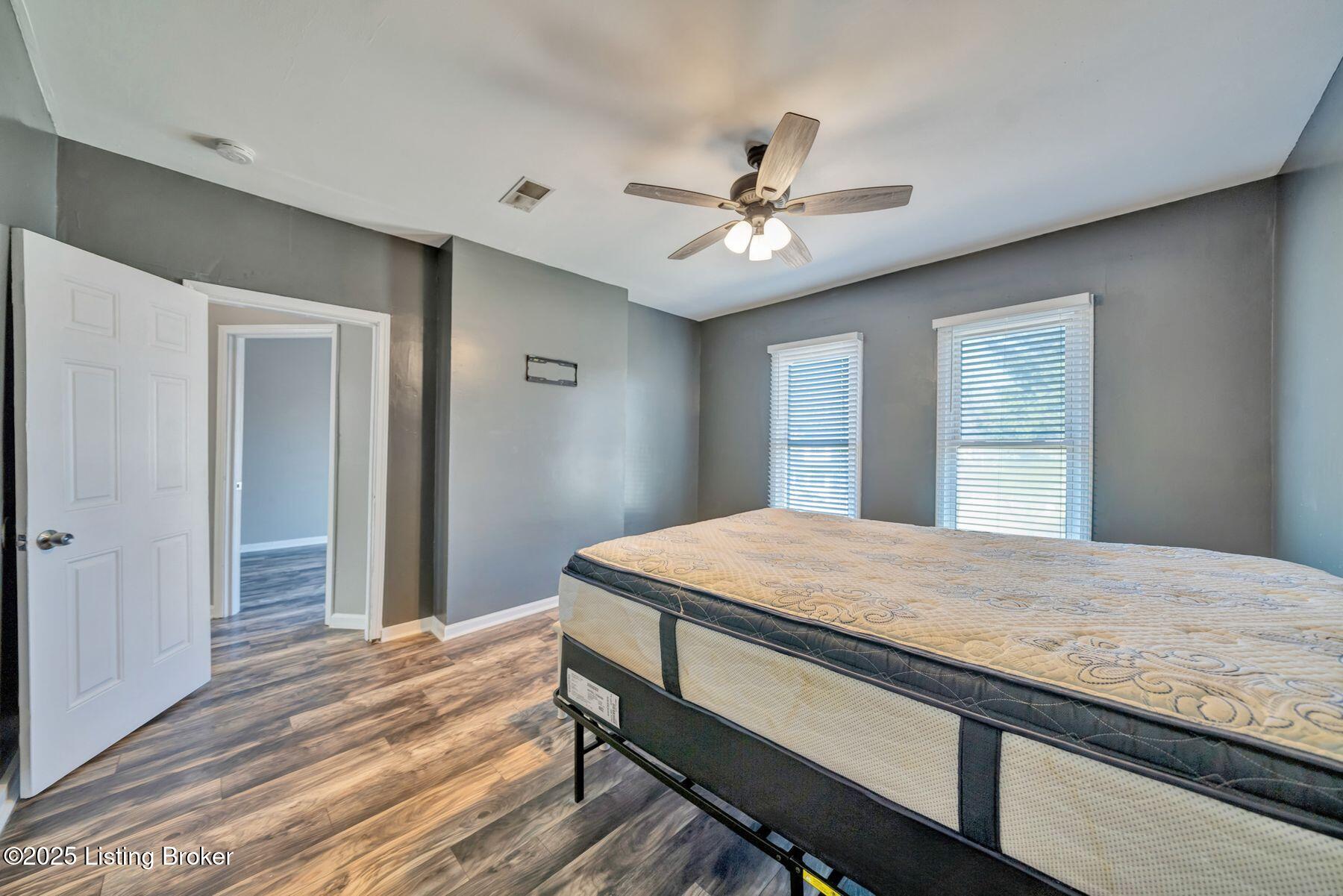 208 W Collins Ct, Louisville, Kentucky image 31