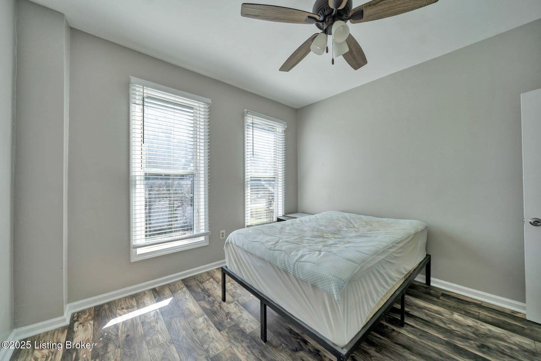 208 W Collins Ct, Louisville, Kentucky image 40