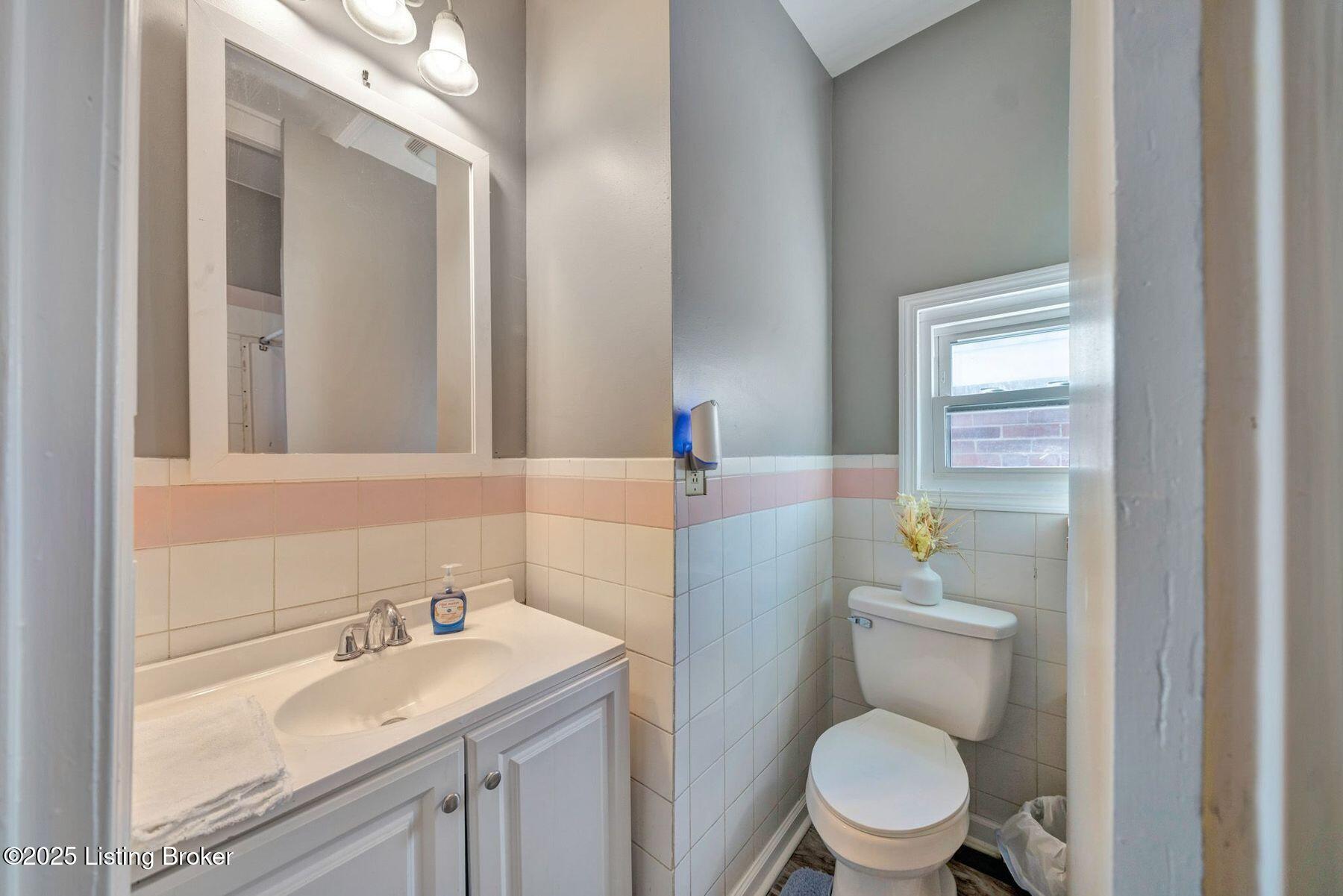 208 W Collins Ct, Louisville, Kentucky image 38