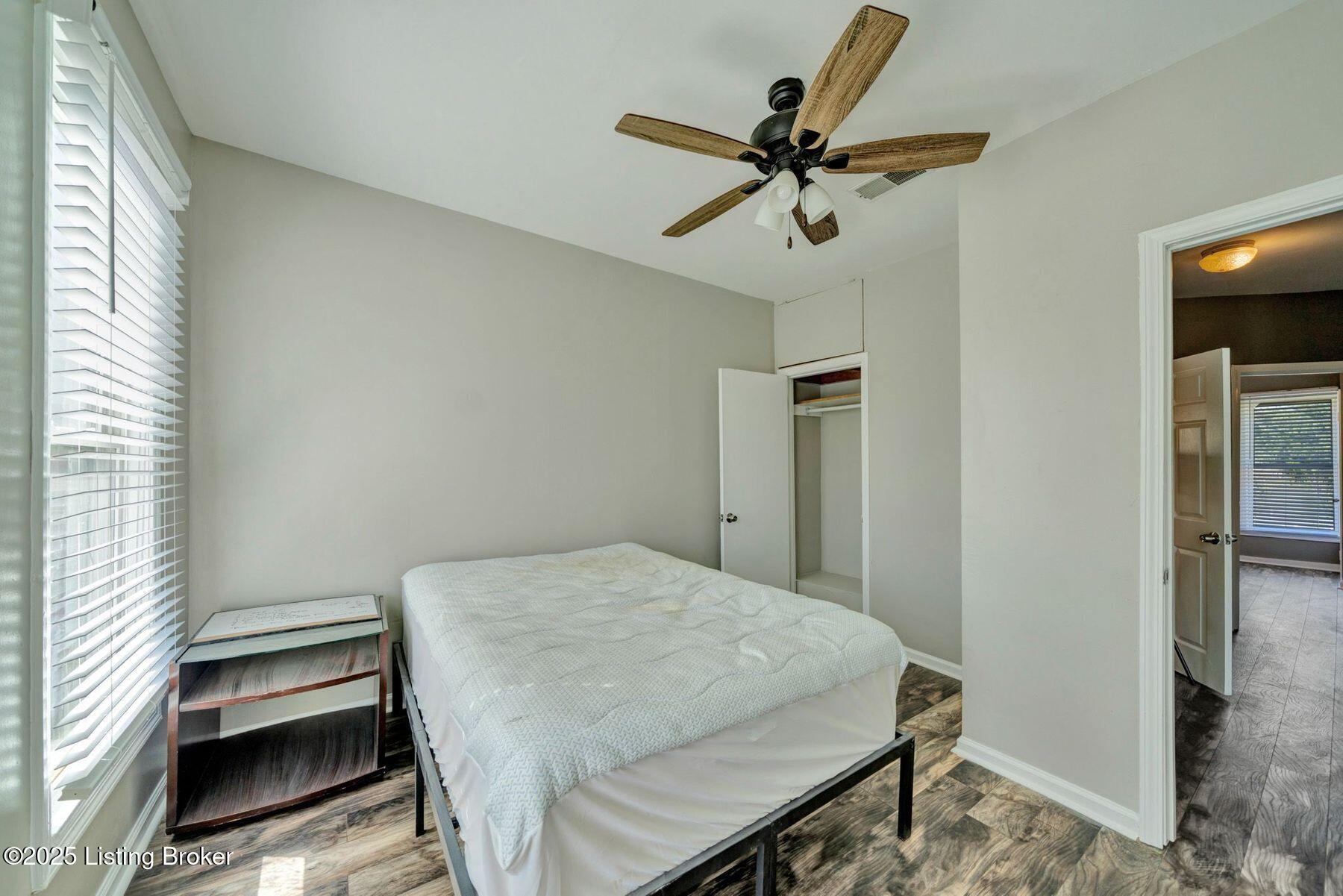 208 W Collins Ct, Louisville, Kentucky image 42