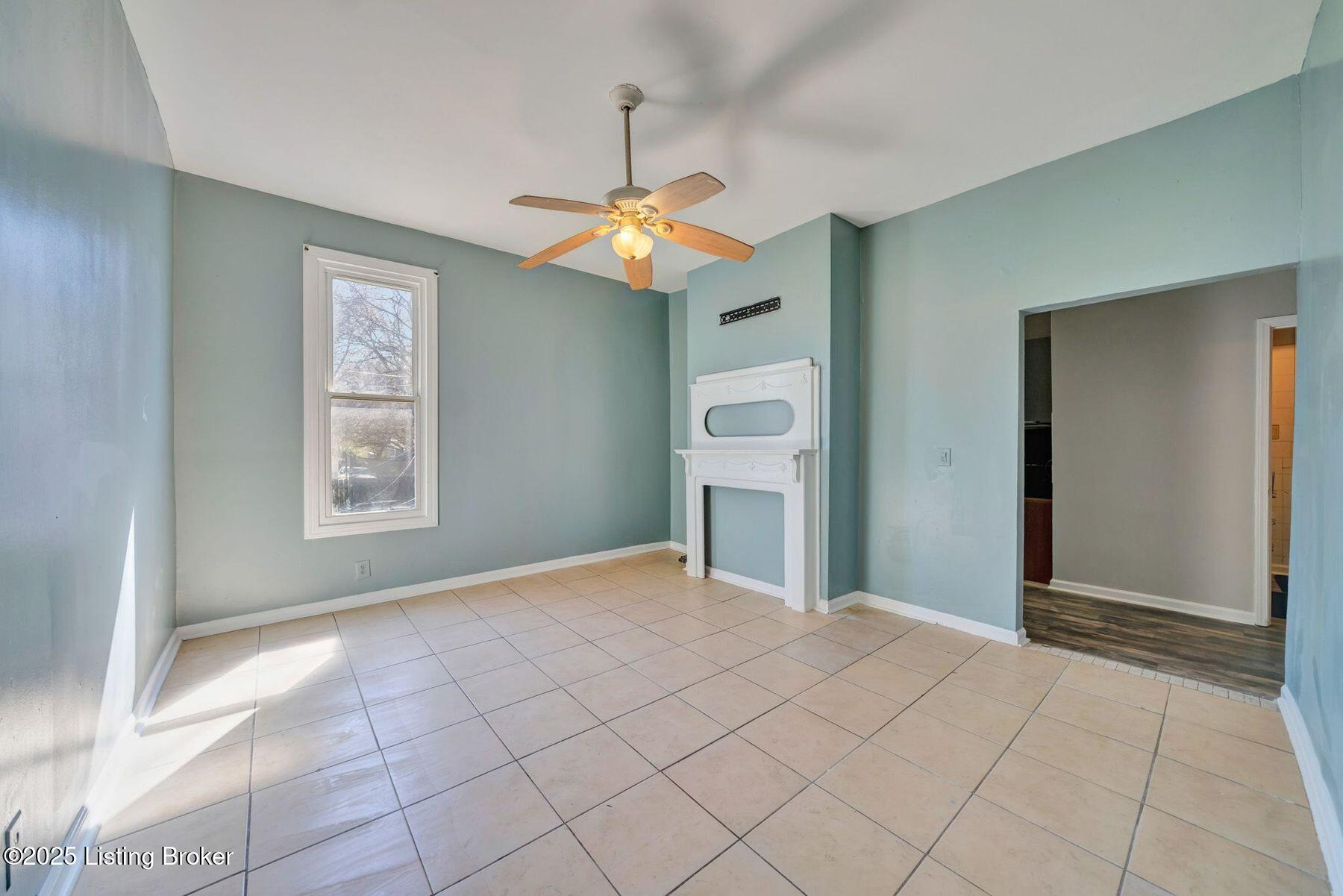 208 W Collins Ct, Louisville, Kentucky image 26