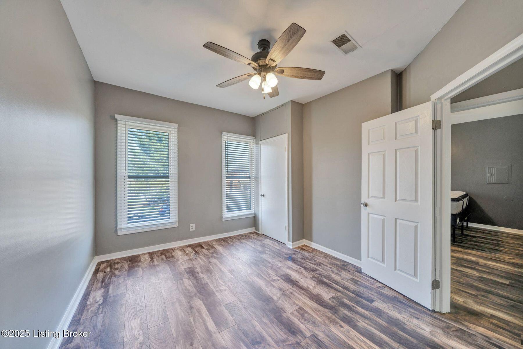 208 W Collins Ct, Louisville, Kentucky image 35