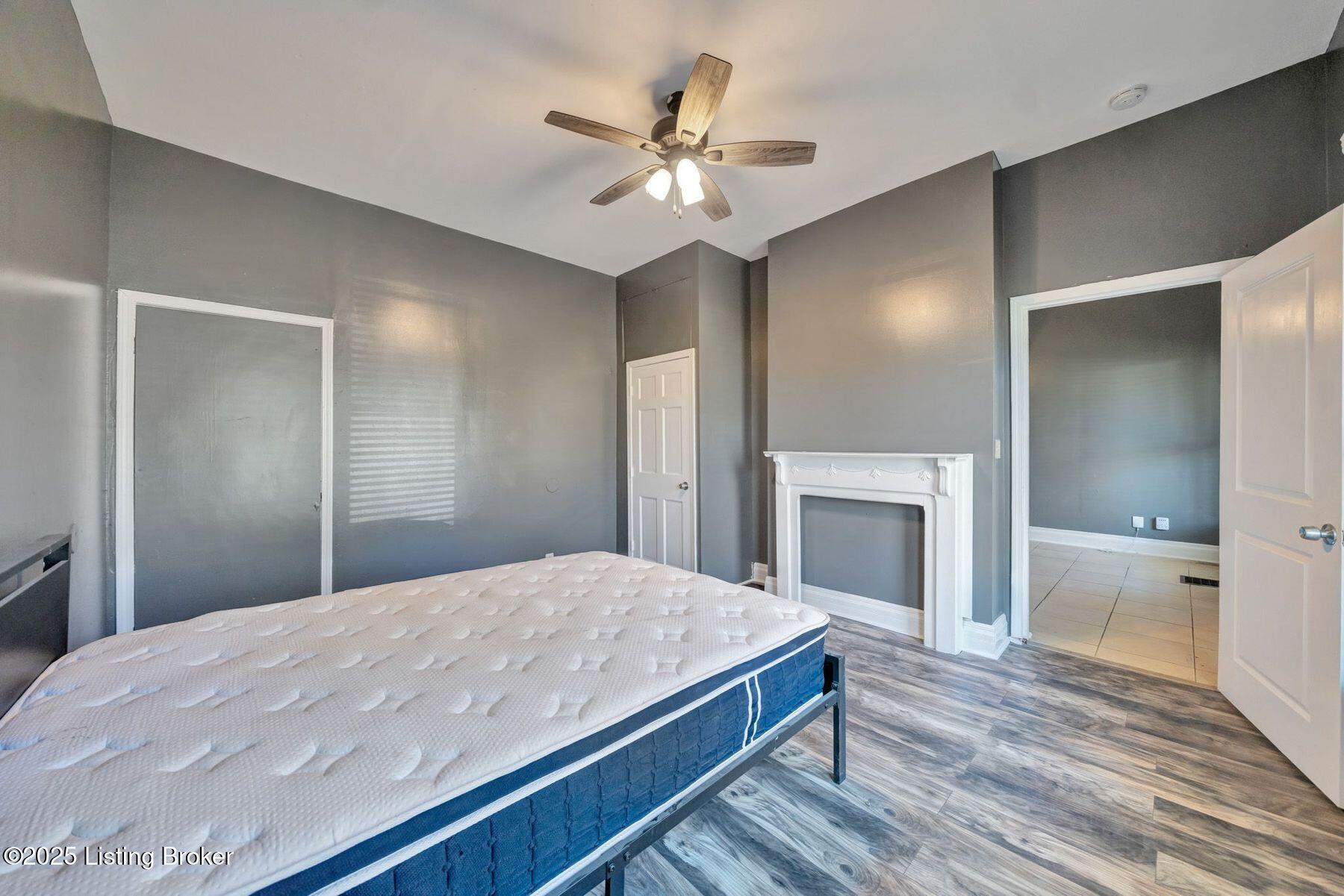 208 W Collins Ct, Louisville, Kentucky image 12