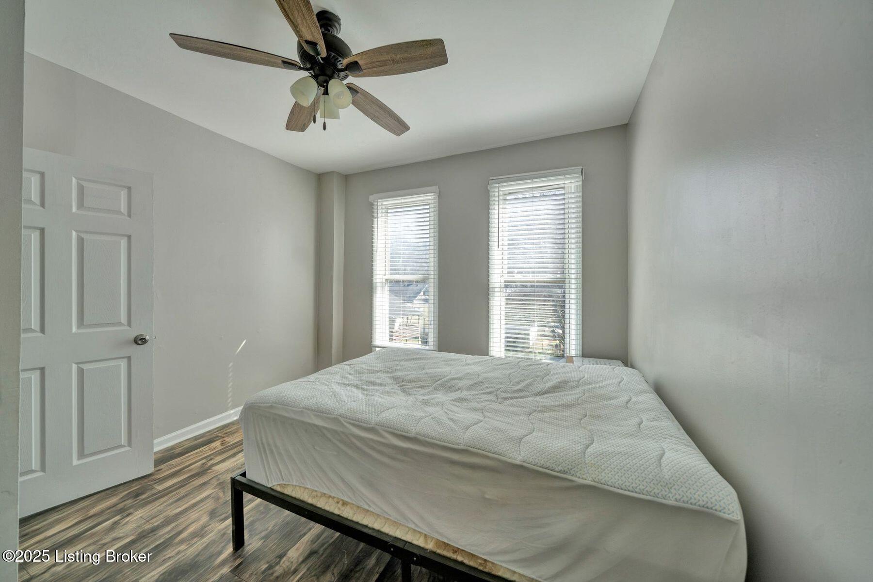 208 W Collins Ct, Louisville, Kentucky image 41