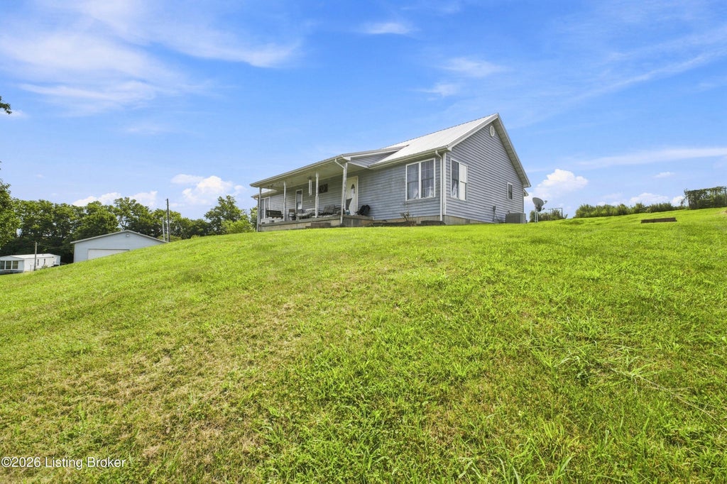 Photo of 220 Burns Ln, Taylorsville, KY 40071 (MLS # 1726226)