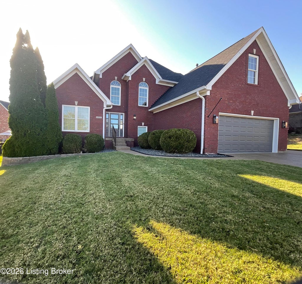 Photo of 13912 Lake Bend Ct, Louisville, KY 40299 (MLS # 1731408)