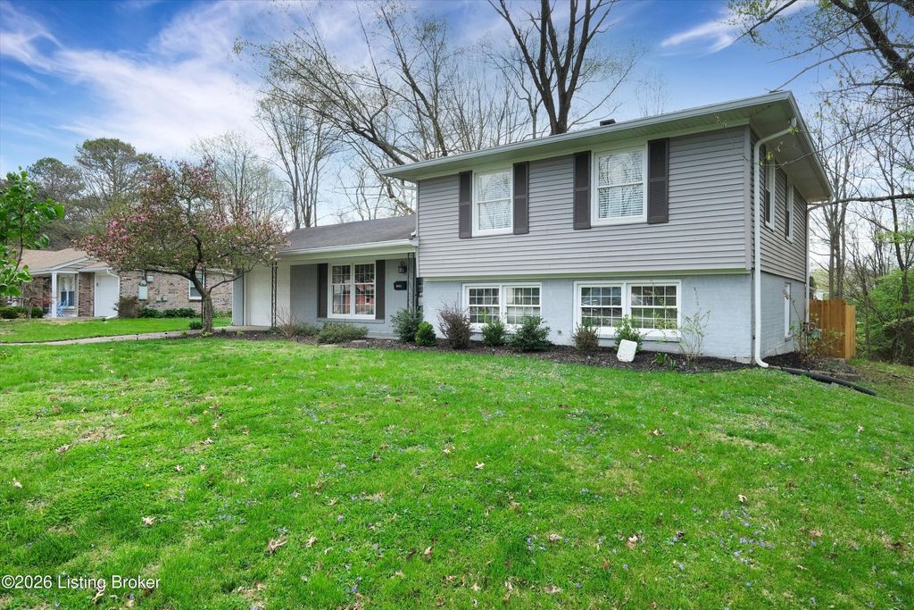 Photo of 8501 Turnside Dr, Louisville, KY 40242 (MLS # 1713014)