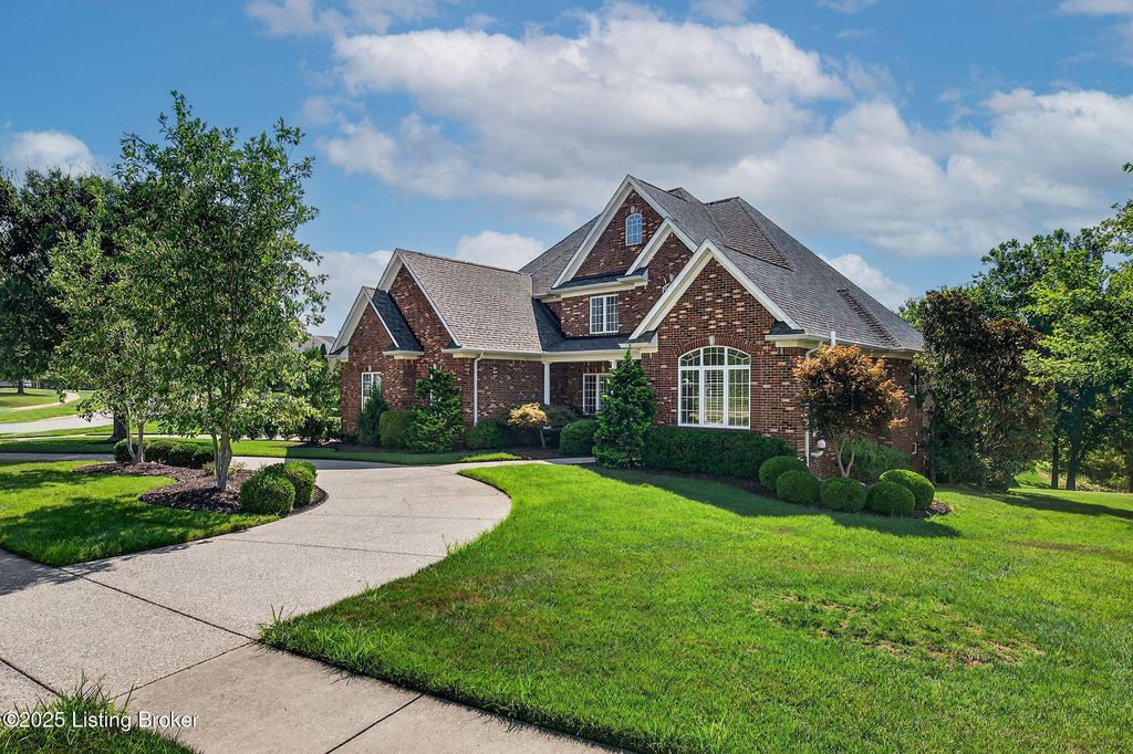 Photo of 13513 Ridgemoor Dr, Prospect, KY 40059 (MLS # 1695933)