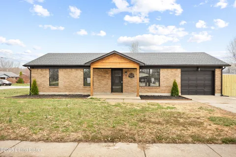 256 Big Oaks Dr, Louisville, KY 40229 - #: 1682359