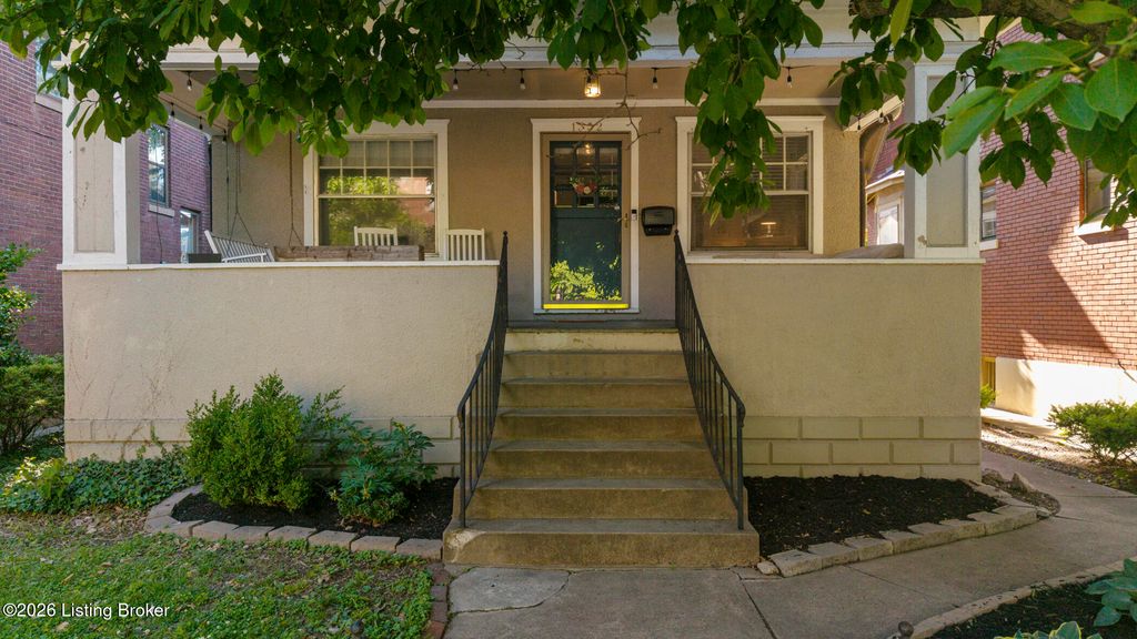 Photo of 1352 S Brook St, Louisville, KY 40208 (MLS # 1717595)