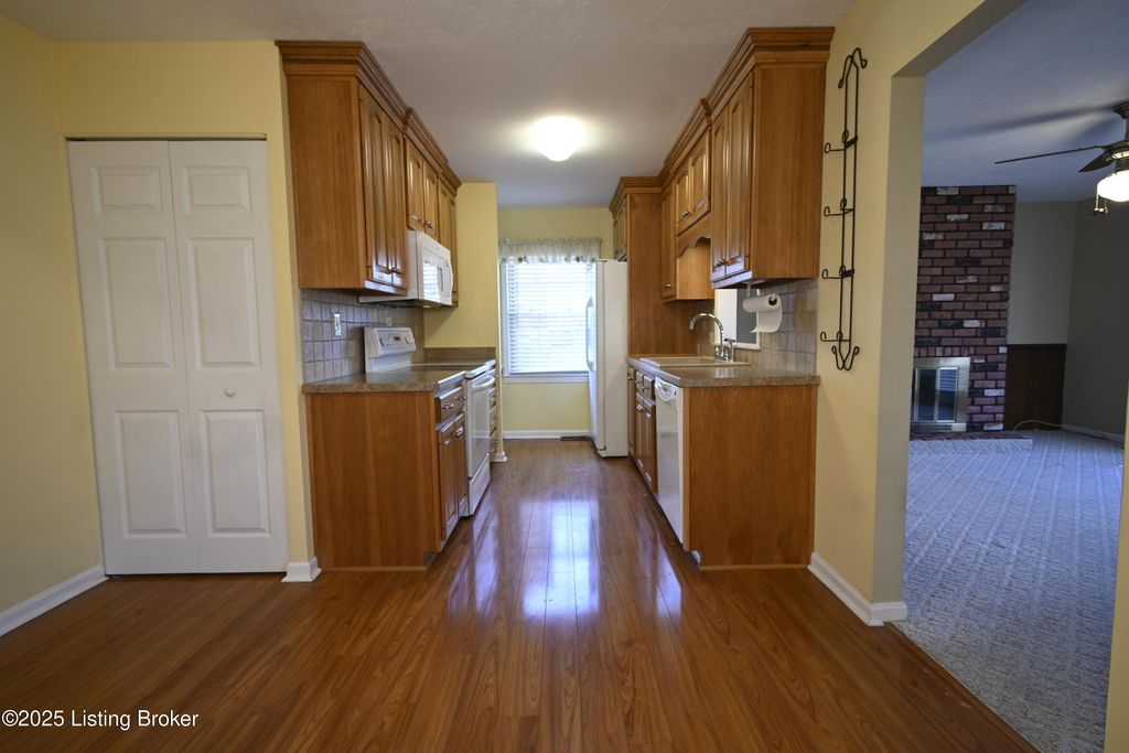 Photo of 9107 Danby Ct, Louisville, KY 40291 (MLS # 1705493)