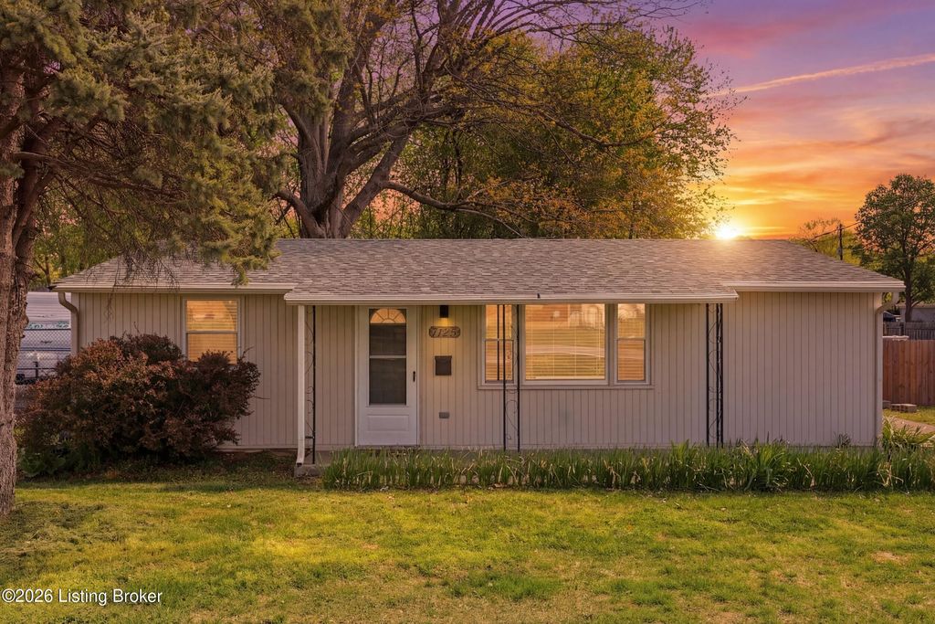 Photo of 7125 Sky Blue Ave, Louisville, KY 40258 (MLS # 1713751)