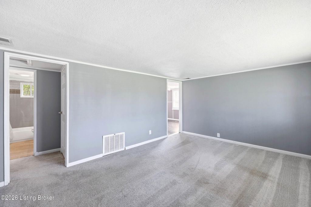 Photo of 7125 Sky Blue Ave, Louisville, KY 40258 (MLS # 1713751)