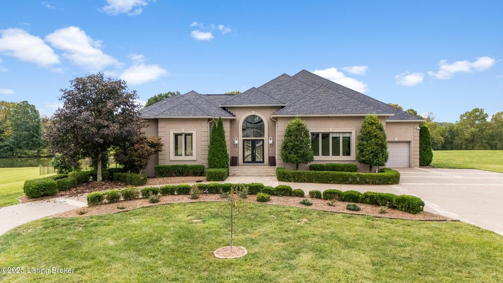 Photo of 15810 Crystal Valley Way, Louisville, KY 40299 (MLS # 1704048)