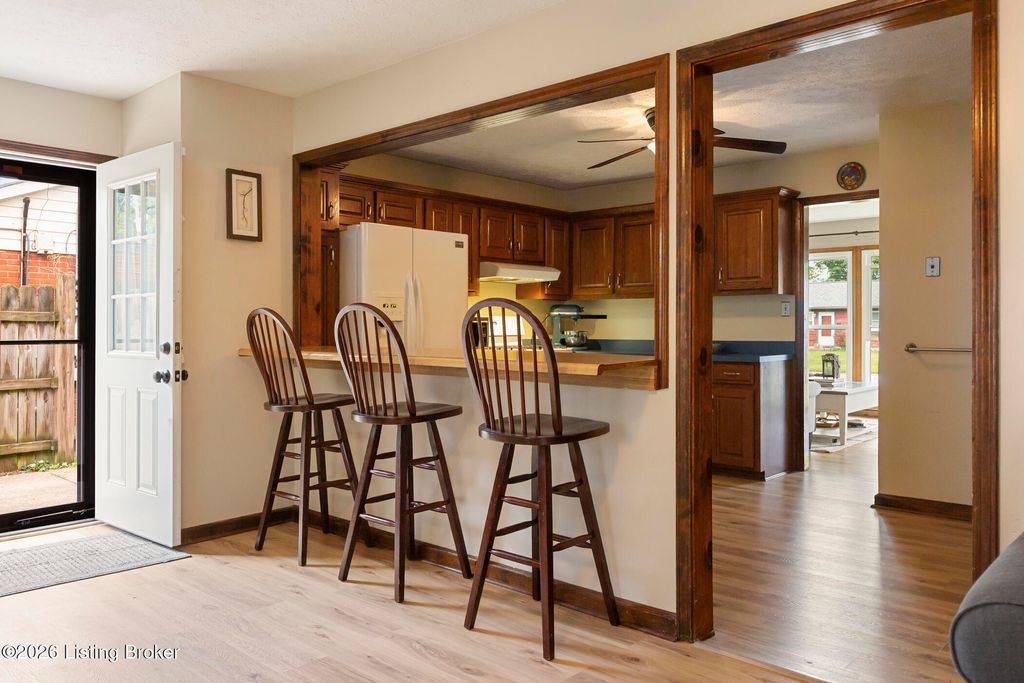 Photo of 3306 Ethelwood Dr, Louisville, KY 40299 (MLS # 1715994)