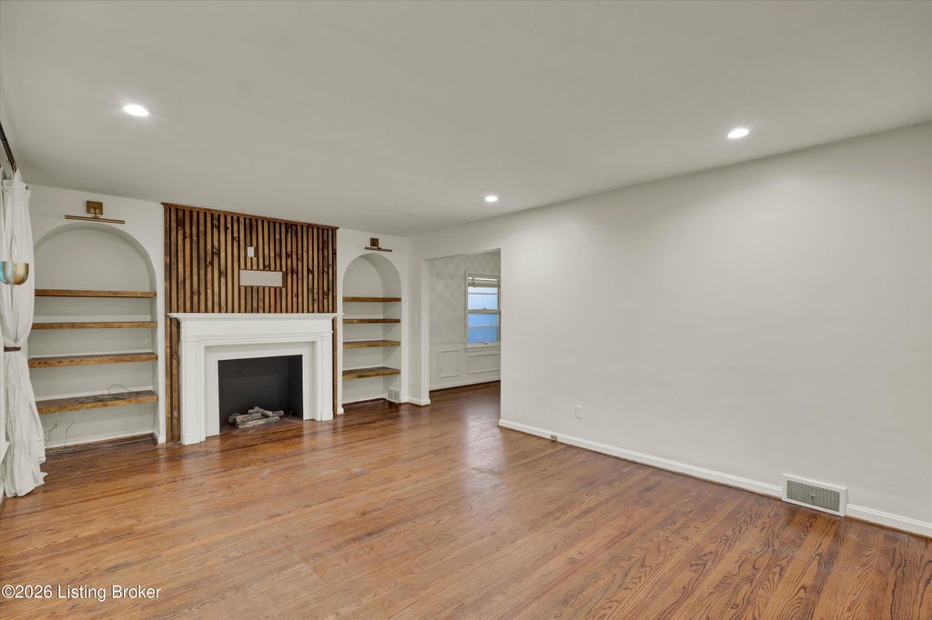 Photo of 3112 Tremont Dr, Louisville, KY 40205 (MLS # 1724599)