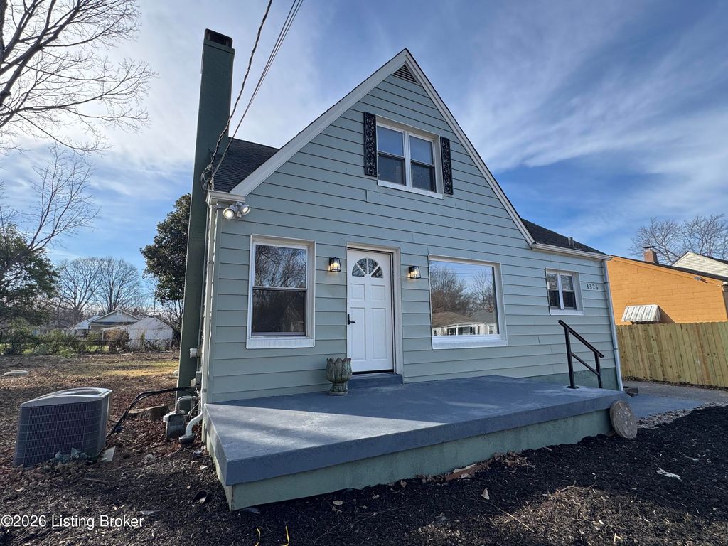 Photo of 1326 Phyllis Ave, Louisville, KY 40215 (MLS # 1706663)