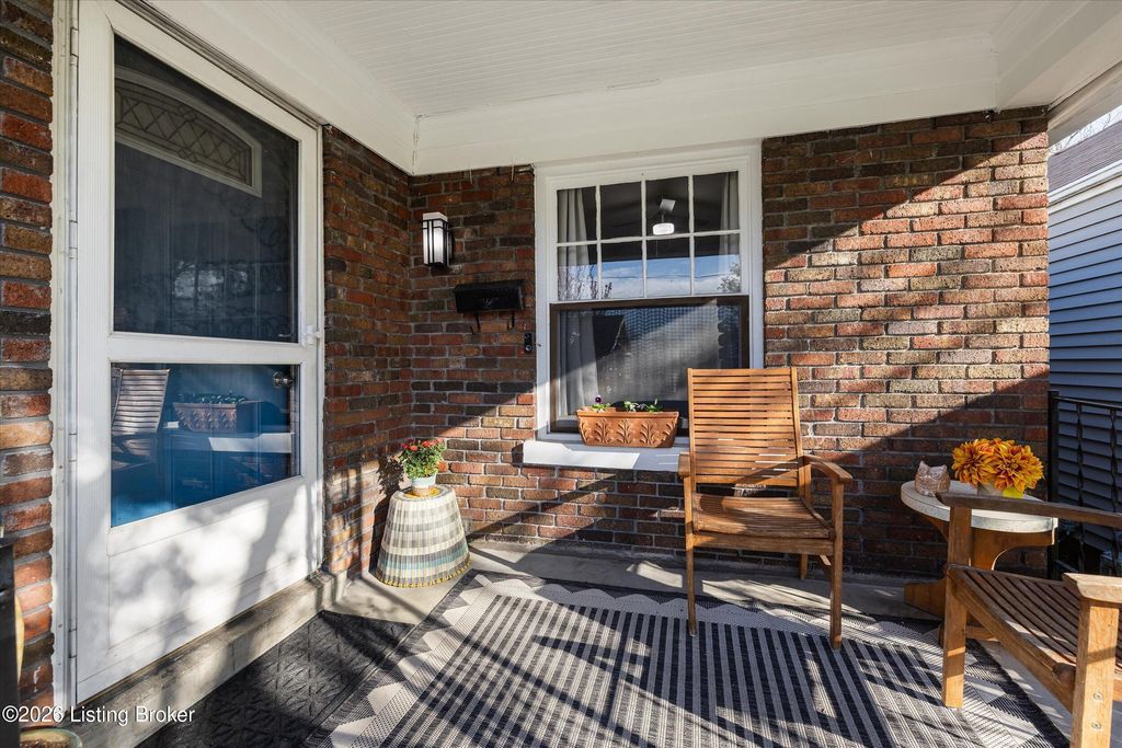 Photo of 2343 Payne St, Louisville, KY 40206 (MLS # 1712426)