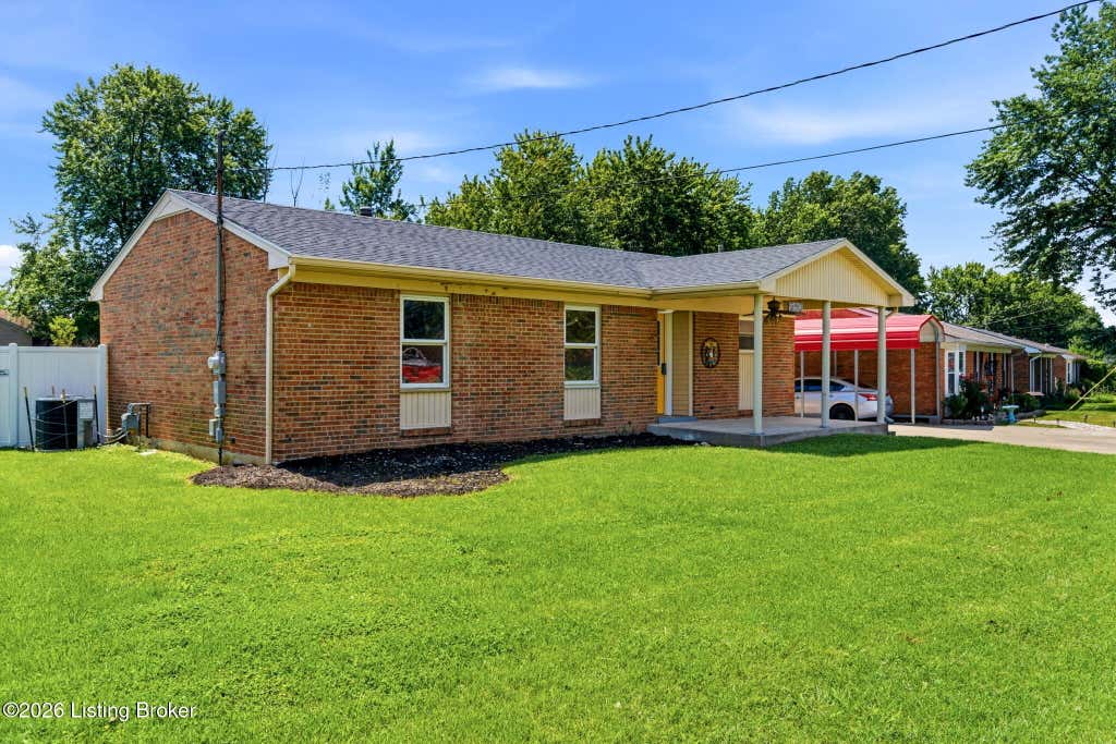 Photo of 290 N Steedland Dr, Louisville, KY 40229 (MLS # 1720412)