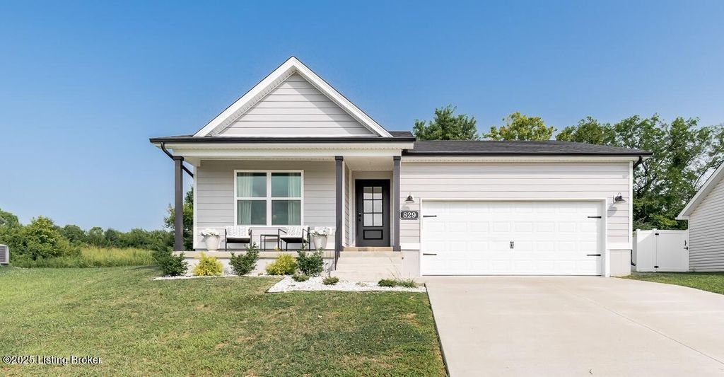 Photo of 829 Wolf Run Park Blvd, Jeffersonville, IN 47130 (MLS # 1705259)