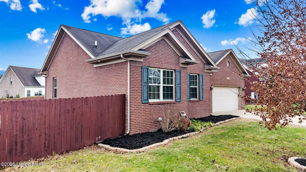 Photo of 514 Hill Terrace Dr, Mt Washington, KY 40047 (MLS # 1706095)