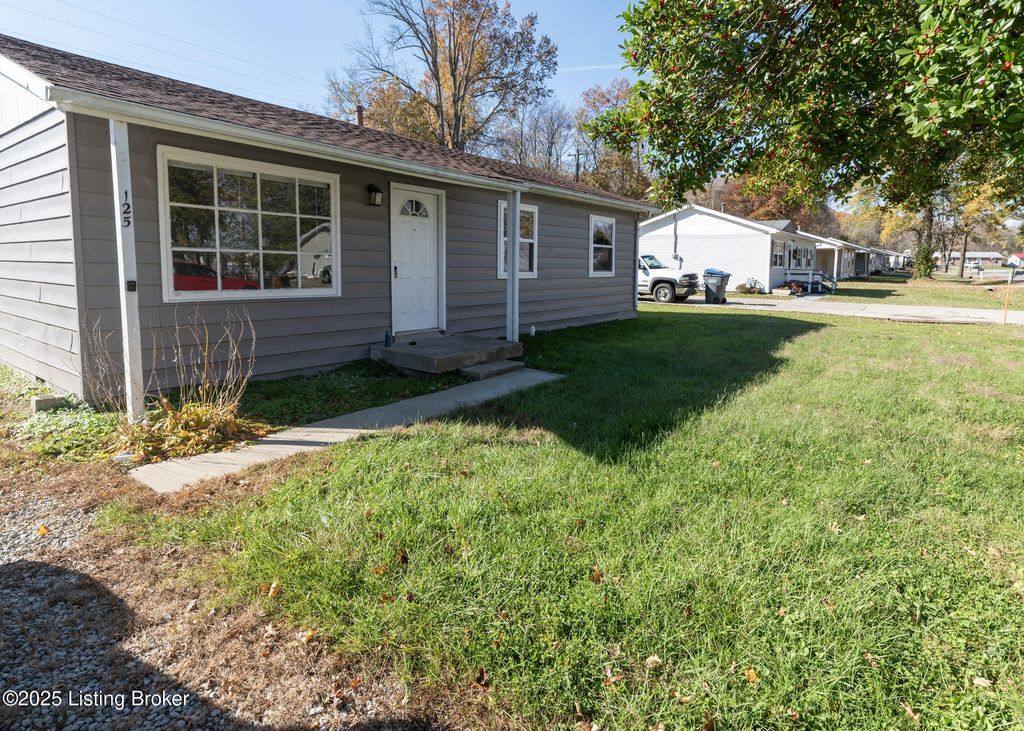 Photo of 125 N Melody Ln, Louisville, KY 40229 (MLS # 1703745)