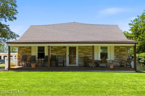 Tiny photo for 4212 Bubbling Over Dr, Louisville, KY 40216 (MLS # 1730247)