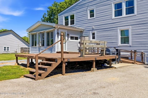 Tiny photo for 4212 Bubbling Over Dr, Louisville, KY 40216 (MLS # 1730247)