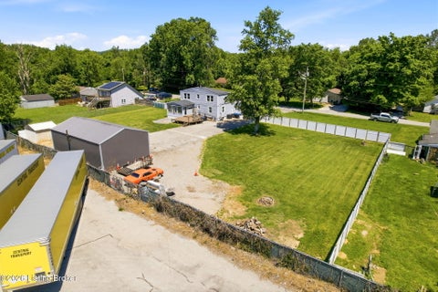 Tiny photo for 4212 Bubbling Over Dr, Louisville, KY 40216 (MLS # 1730247)