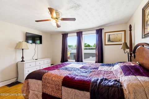 Tiny photo for 4212 Bubbling Over Dr, Louisville, KY 40216 (MLS # 1730247)