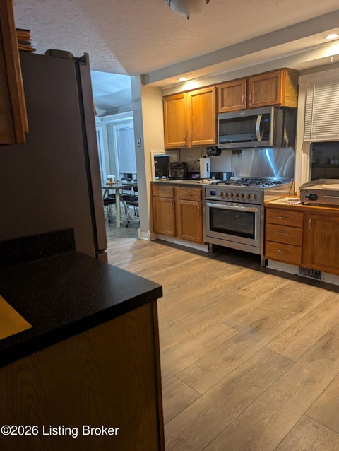 Tiny photo for 4212 Bubbling Over Dr, Louisville, KY 40216 (MLS # 1730247)