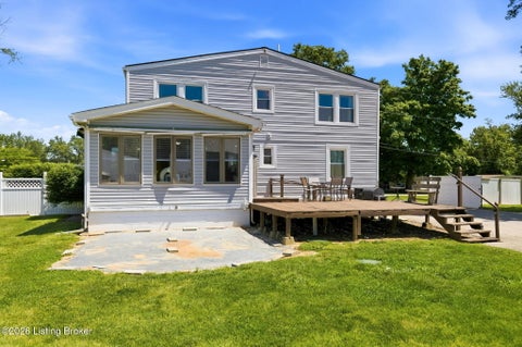 Tiny photo for 4212 Bubbling Over Dr, Louisville, KY 40216 (MLS # 1730247)