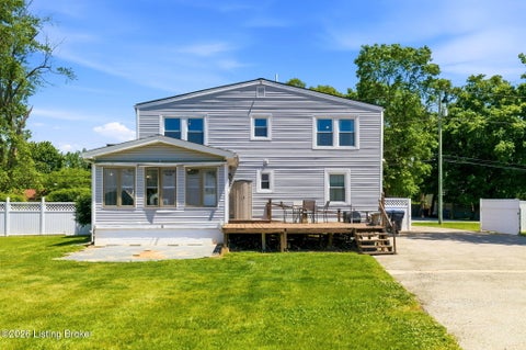 Tiny photo for 4212 Bubbling Over Dr, Louisville, KY 40216 (MLS # 1730247)