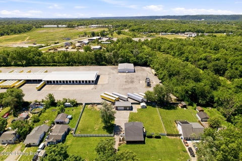 Tiny photo for 4212 Bubbling Over Dr, Louisville, KY 40216 (MLS # 1730247)
